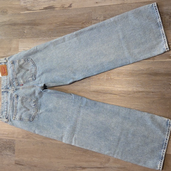 Levia Superlow Wide Leg Jeans - Picture 5 of 7